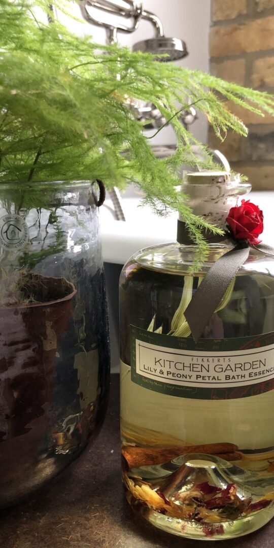 Kitchen Garden Lily and Peony Petal: Bath Essence