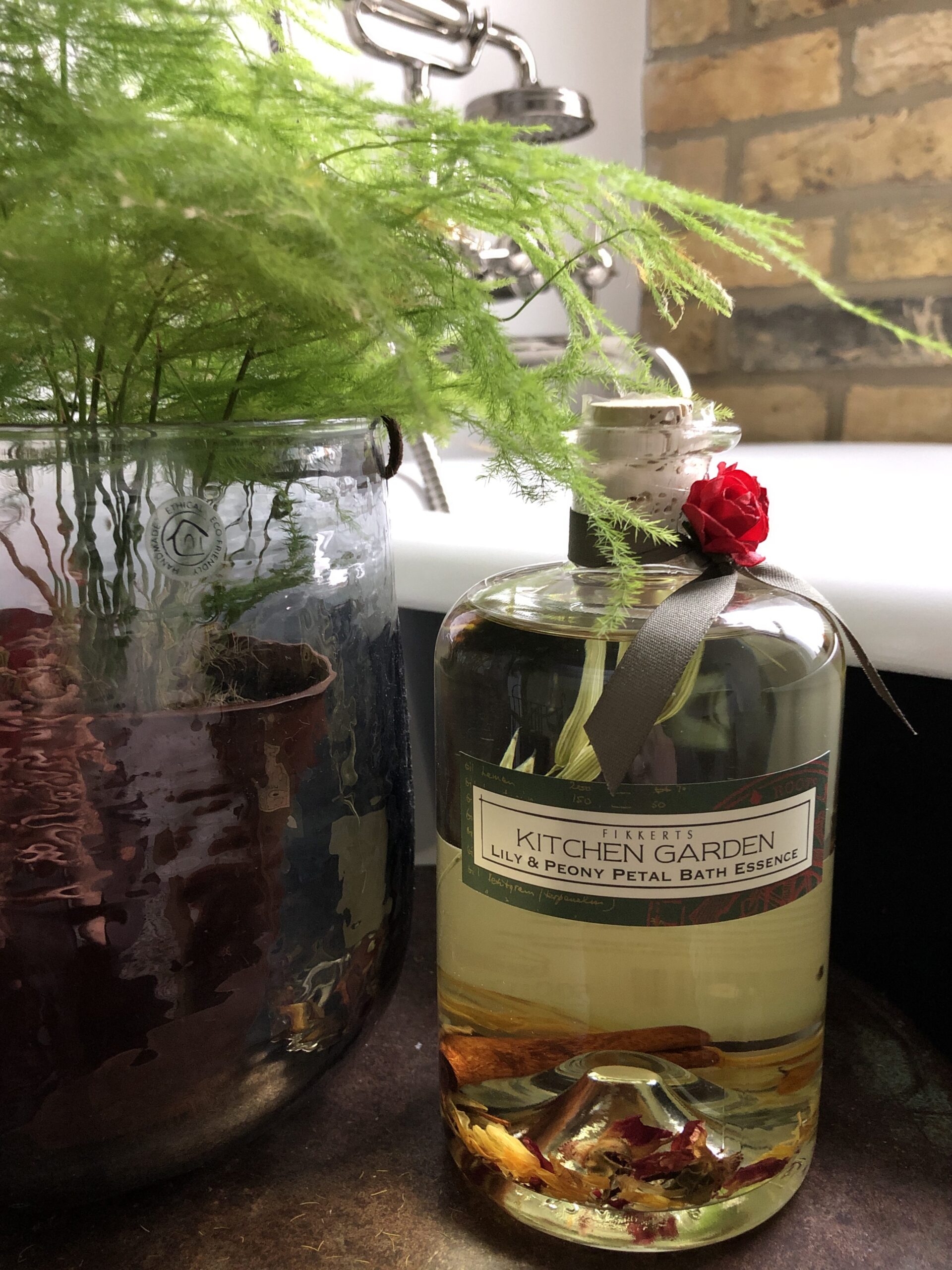 Kitchen Garden Lily and Peony Petal: Bath Essence