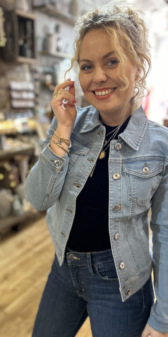 Denim Jacket Cotton Stretch in Light Denim Blue