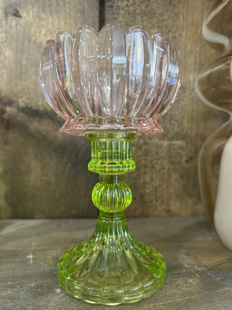 Flower Glass Tea light holder small. Pink.