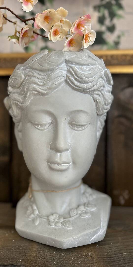 Flower girl Bust