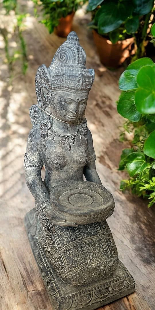 Princess with bowl. Large iron figure.