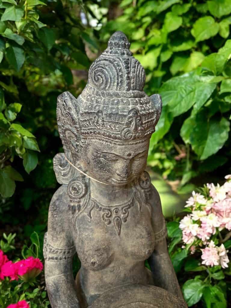 Princess with bowl. Large iron figure.