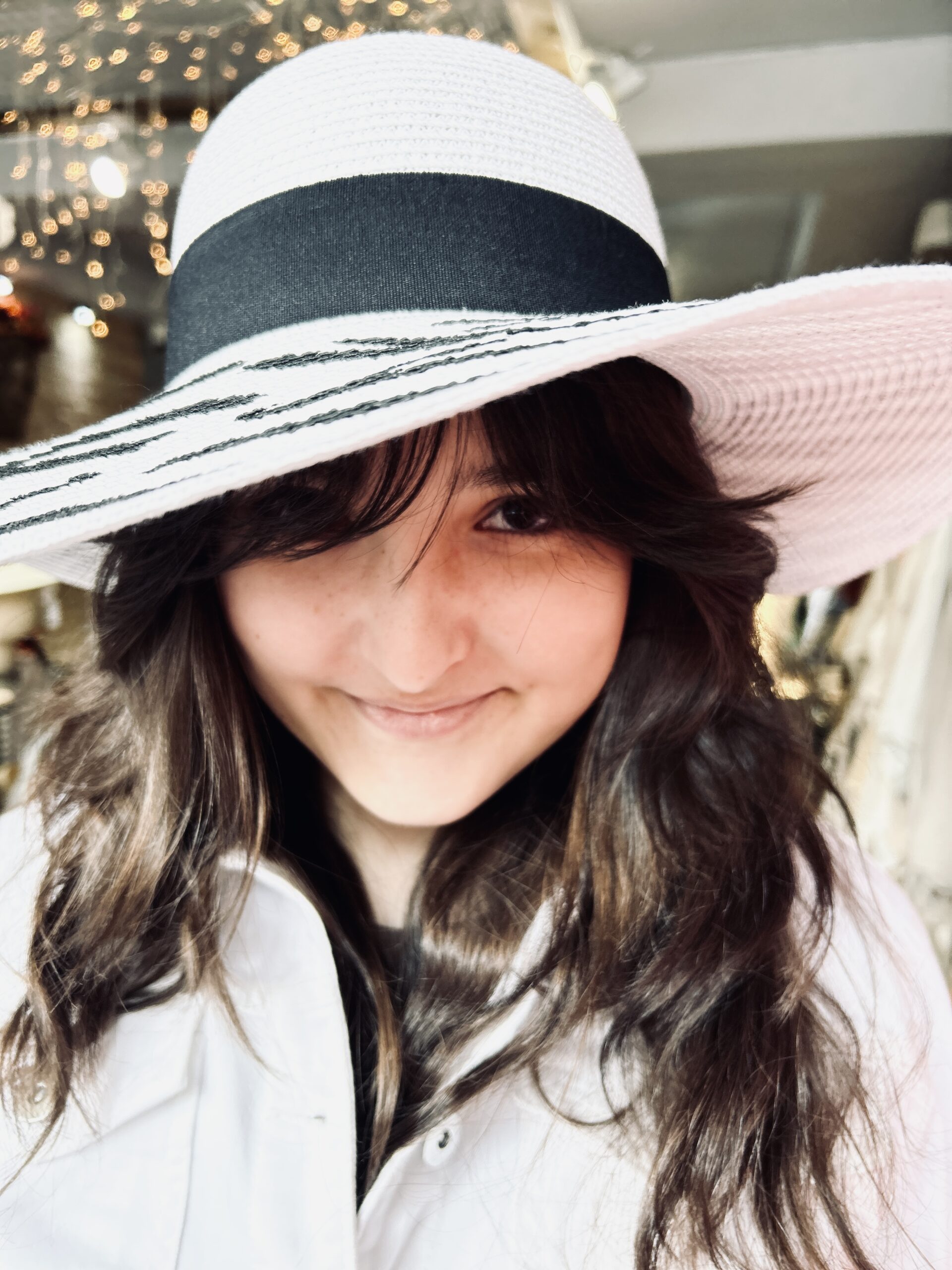 Miami wide brim hat. White with black