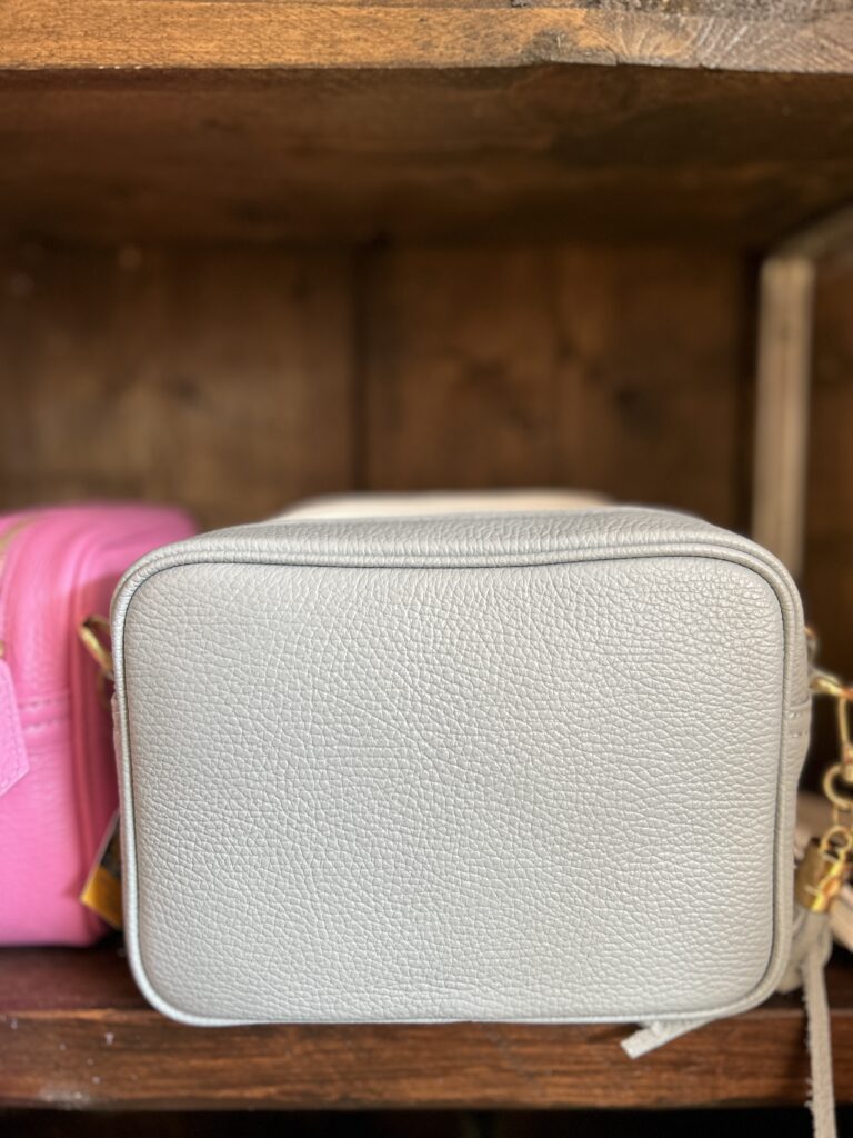 Lucy leather bag. Baby blue.