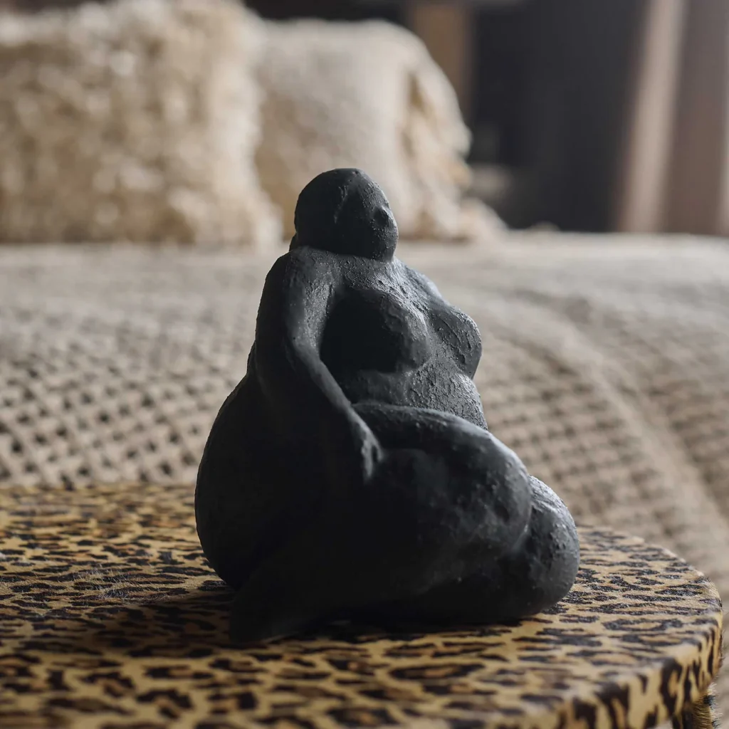 Rolinda sculpture