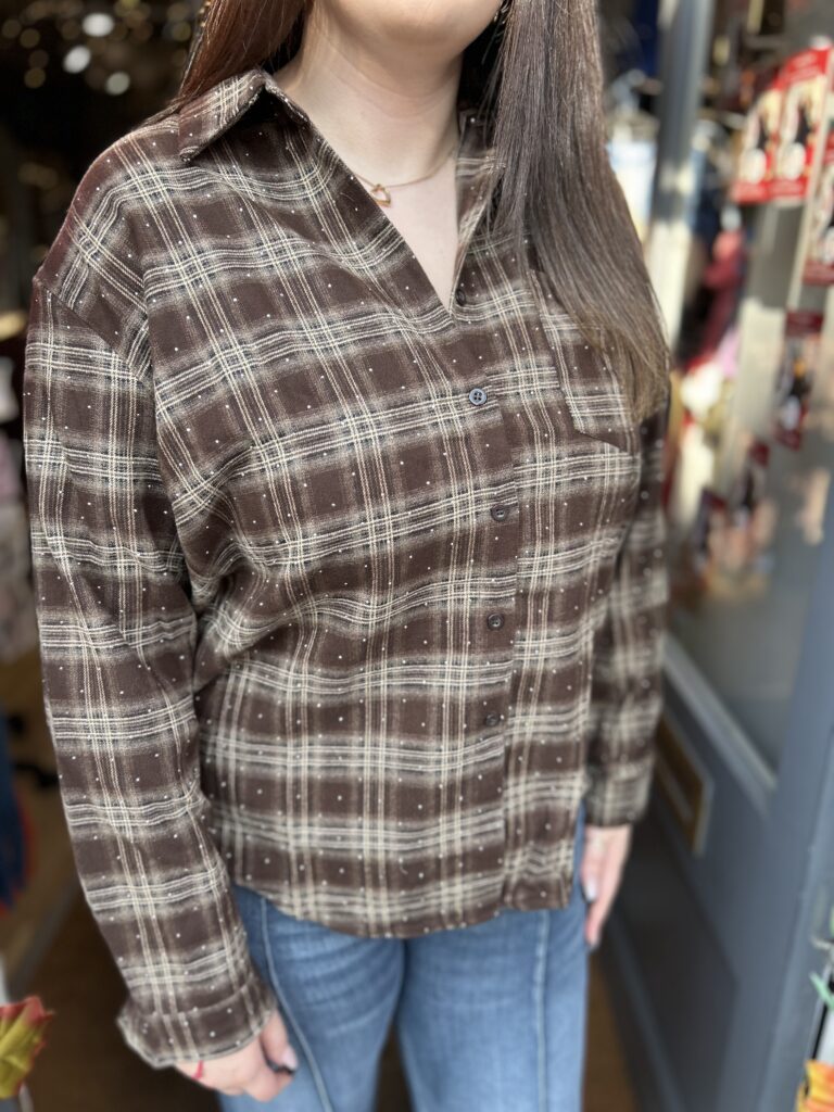 Western Button up shirt. Long sleeves. Chequered pattern design.