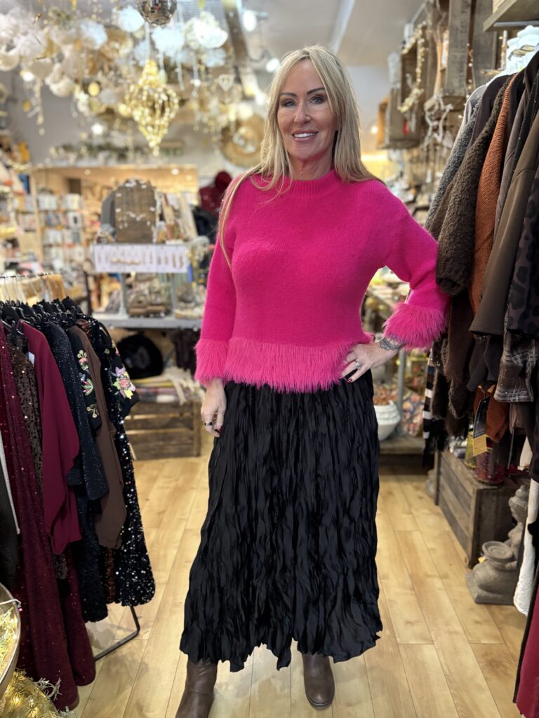 Miranda Crinkle skirt. Maxi length. Elasticated waistband. Black