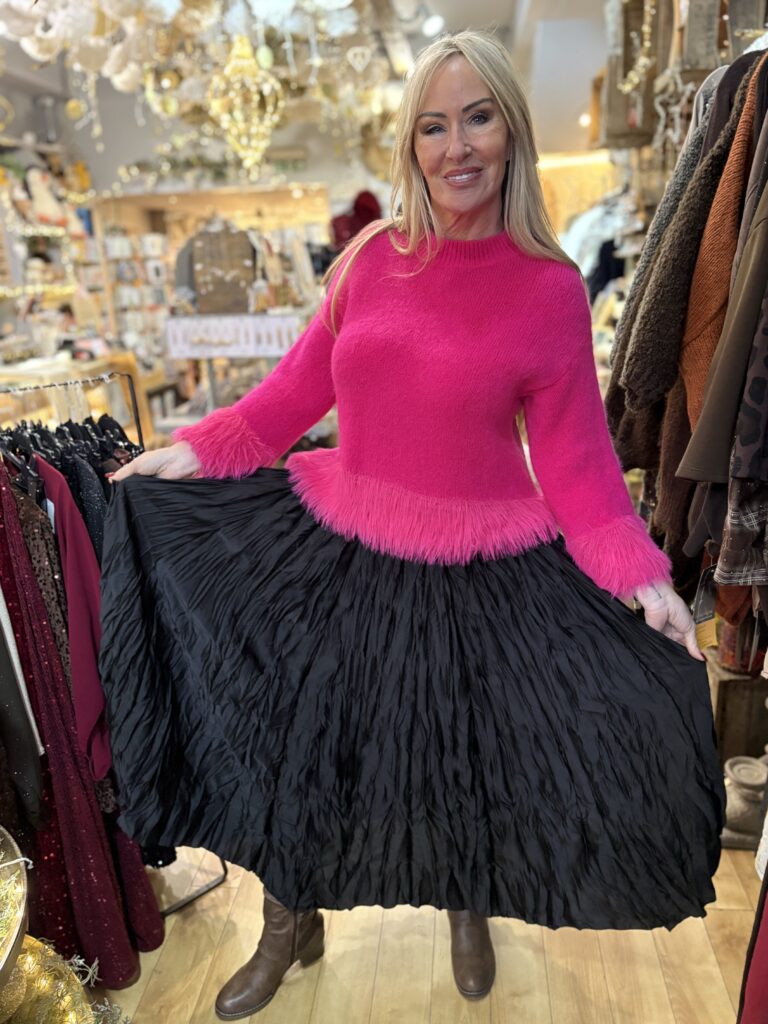 Miranda Crinkle skirt. Maxi length. Elasticated waistband. Navy