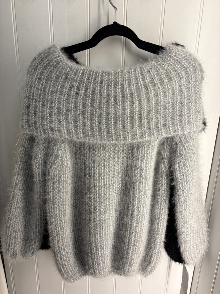 Angelo Off Shoulder jumper. Light Grey