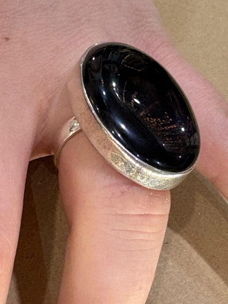 Black onyx oval ring. Size Q