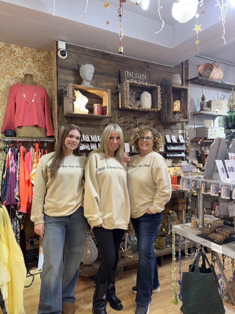 Disco cream Sweatshirt with words