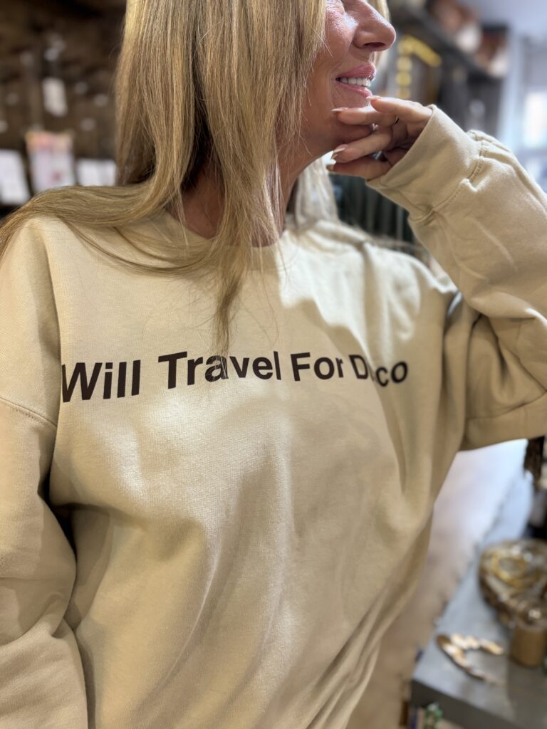 Disco cream Sweatshirt with words