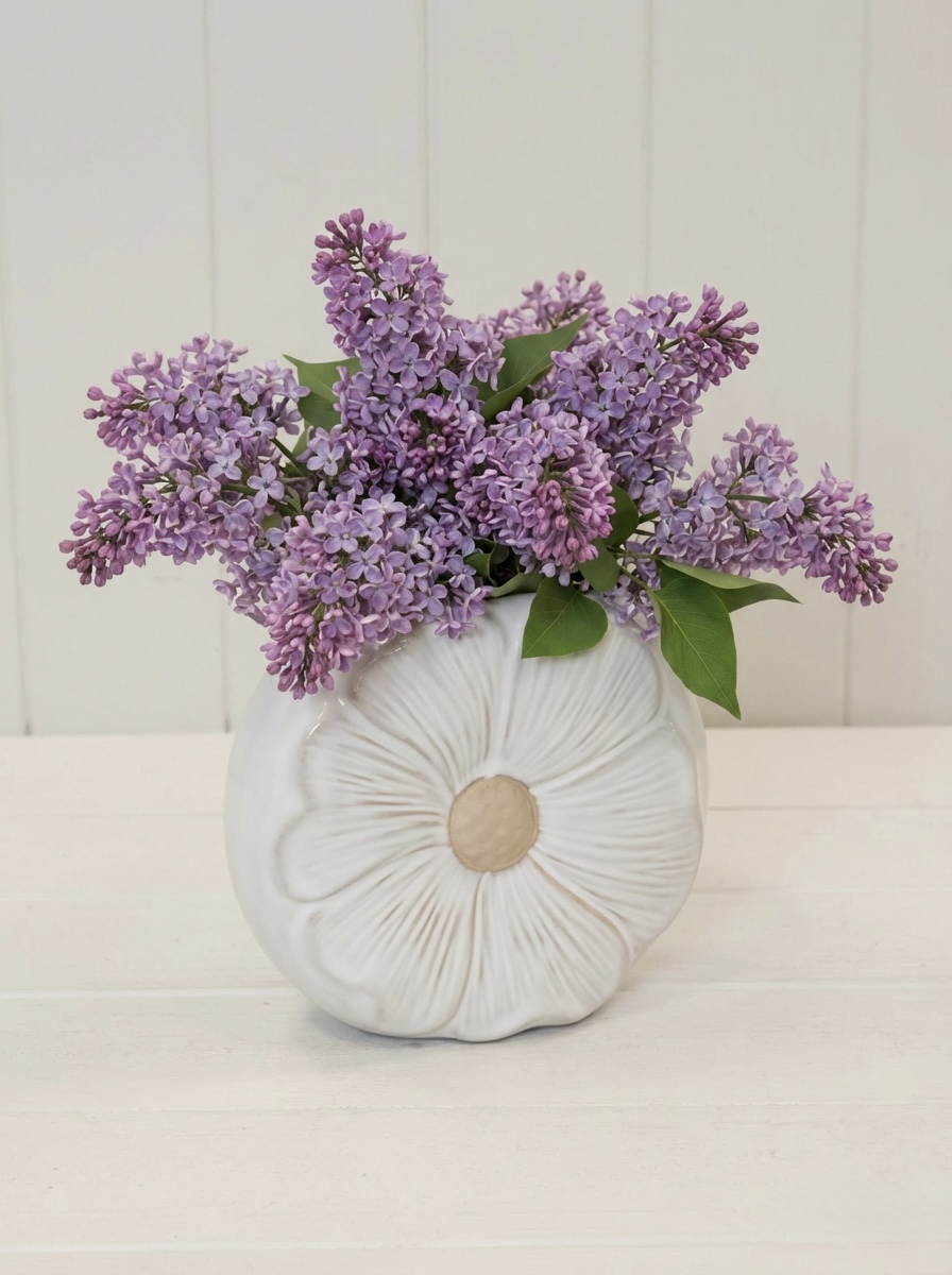 Ceramic diasy vase