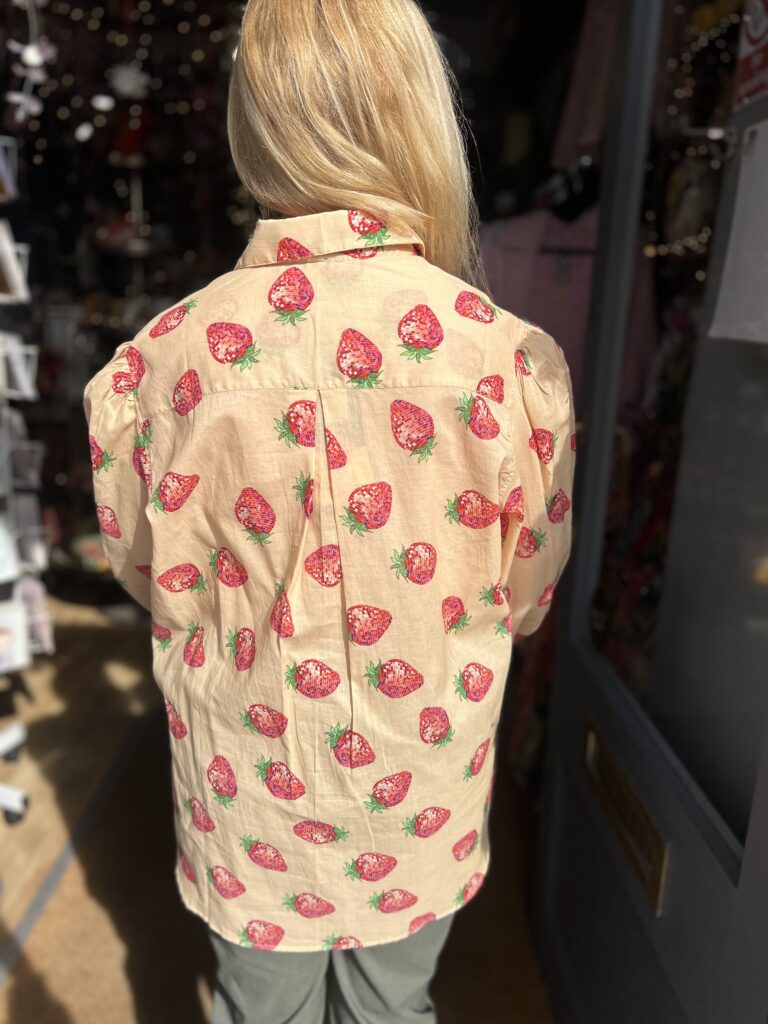Fresa long sleeve shirt. All over strawberry print.
