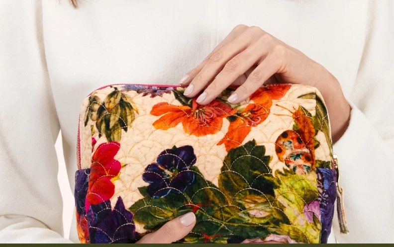 Powder Quilted washbag cream posy.