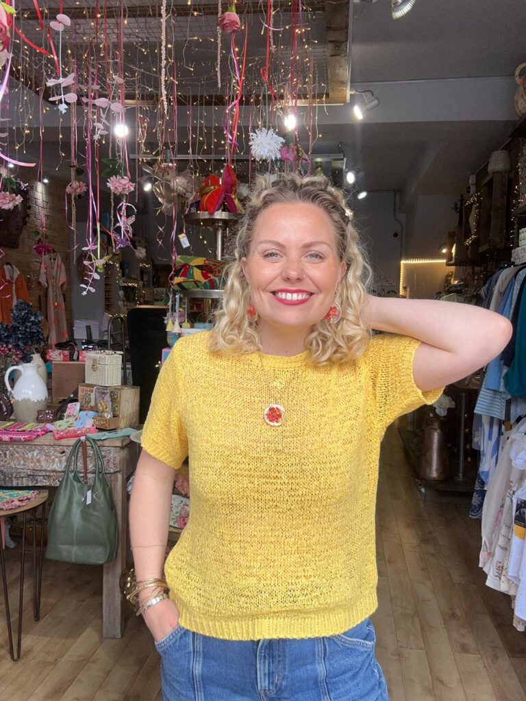 Mabel top short sleeve. Summer knit. Sunshine
