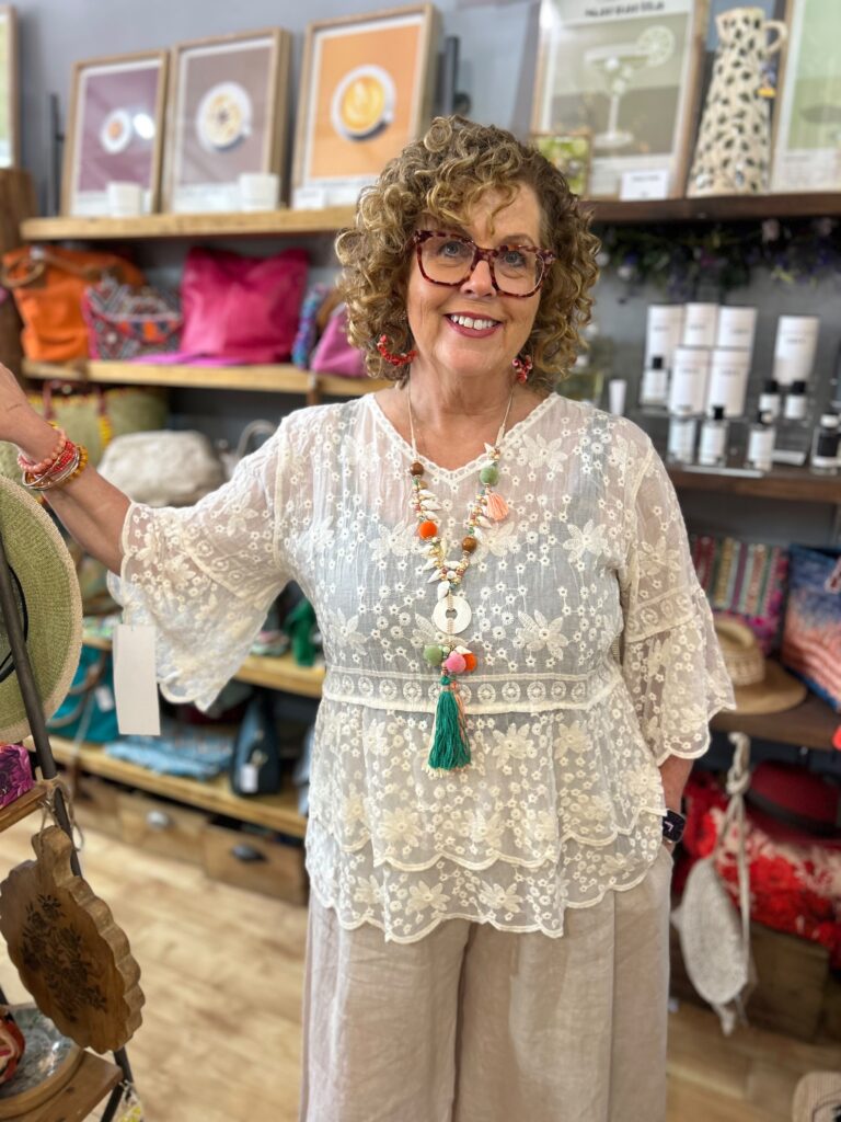 Gardenia lace blouse cream