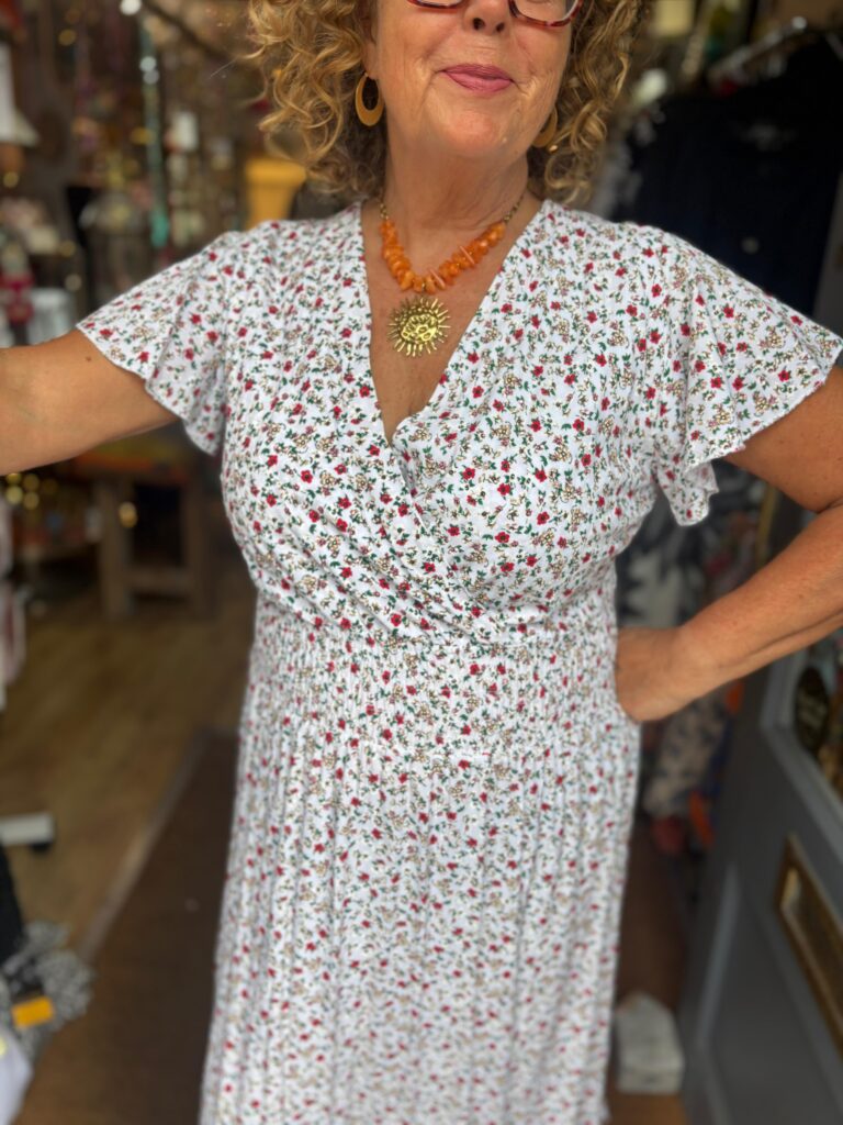 Blossom long dress. Cross over v-neck. Small floral print.