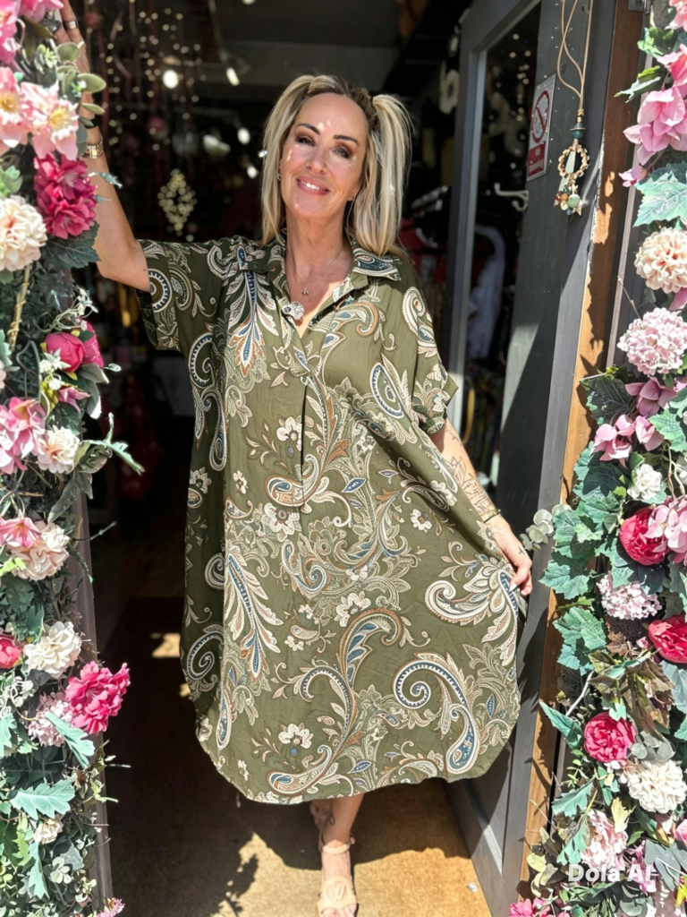 Beryl dress. Shirt collar. Centre pleat. Large pattern. Khaki