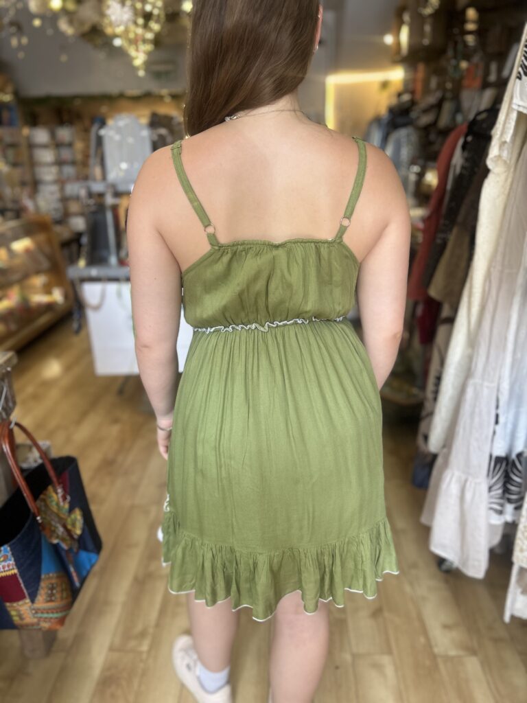 Alba short dress. Lace detail. Embroidery. Olive