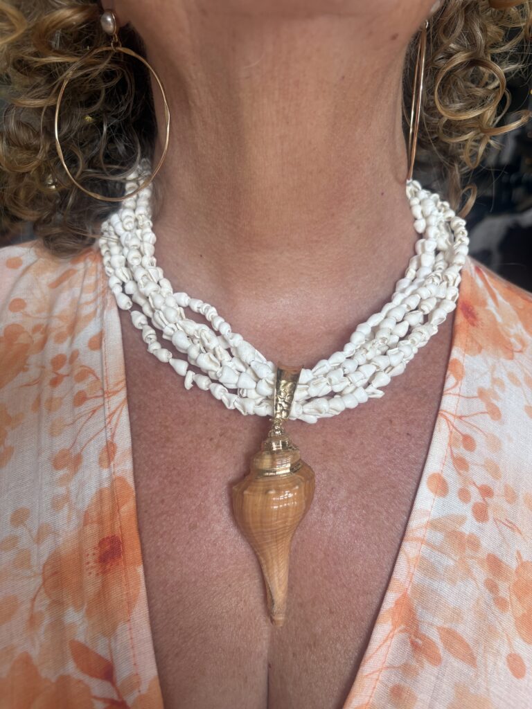Marisco shell necklace white